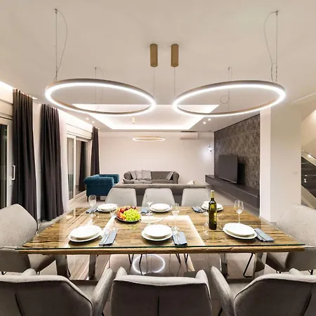 Dom wakacyjny Gina Sukošan